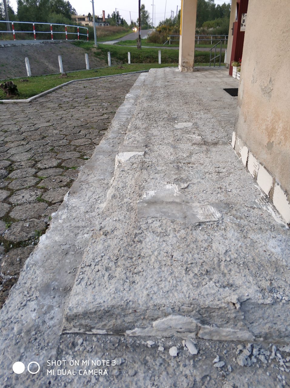 Prace przy kościele parafialnym na&nbsp;zdjęciach.